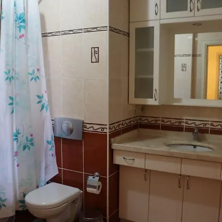 Astonishing With Private Pool And Jacuzzi In Foca, 빌라