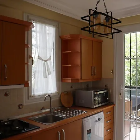 Astonishing With Private Pool And Jacuzzi In Foca, Villa *